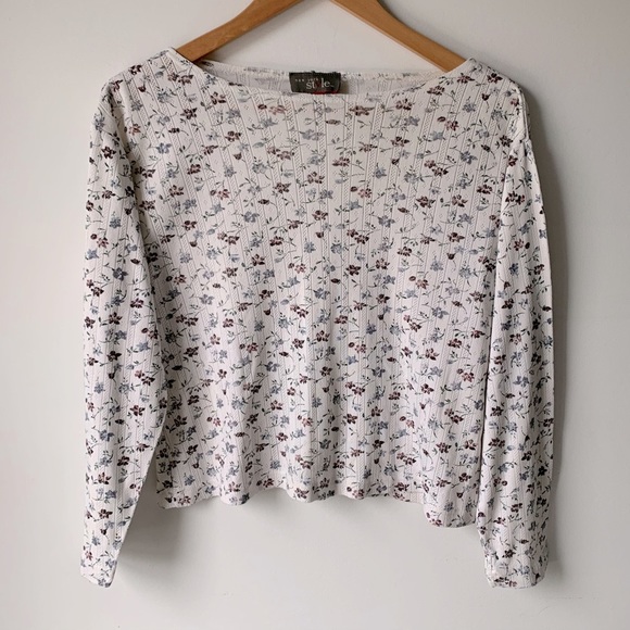 Vintage Floral Dainty Ribbed Knit Long Sleeve Top - Picture 2 of 6